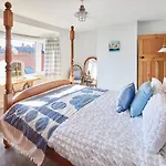 Host & Stay - Mumbles Cottage